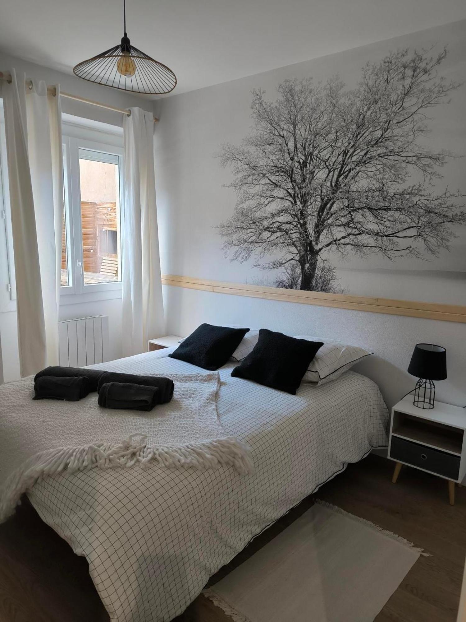 Lodge Loupau Maga Bagneres-de-Luchon ภายนอก รูปภาพ