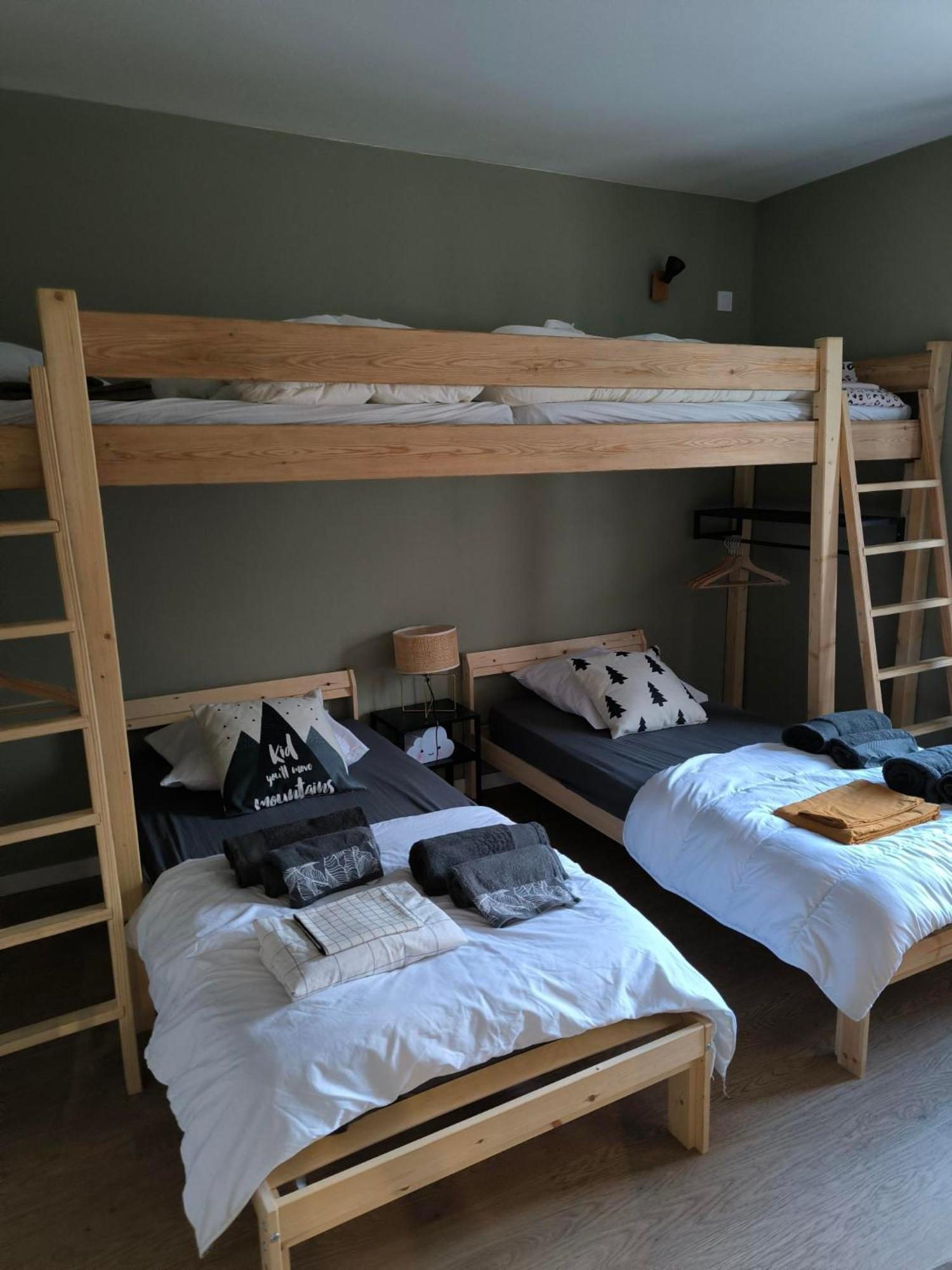 Lodge Loupau Maga Bagneres-de-Luchon ภายนอก รูปภาพ